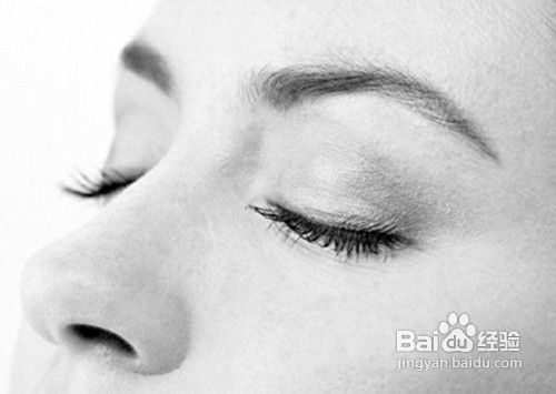 长时间在电脑旁该怎样保护自己的眼睛