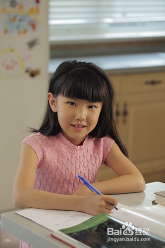 错误握笔会导致青少年近视