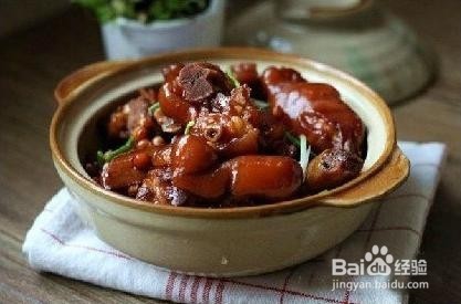 黄豆焖猪蹄的做法