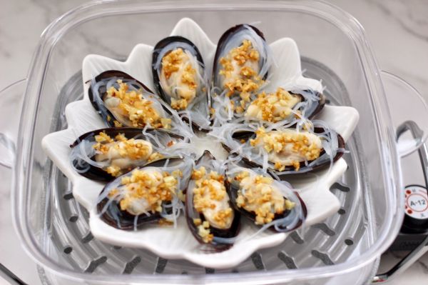 蒜香粉丝双椒青口贝