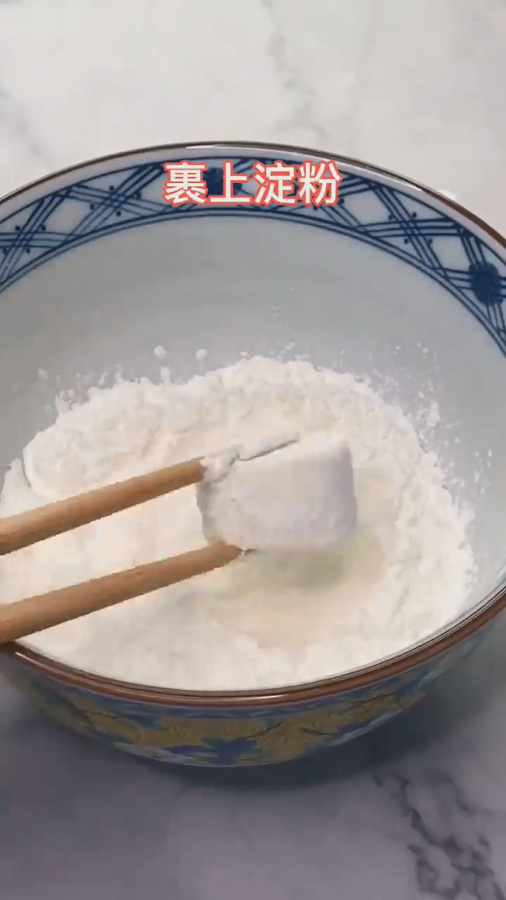 怎样做金针菇豆腐煲