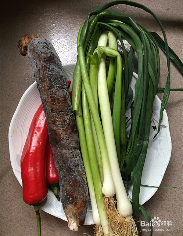 蒜苗炒腊肠的制作方法