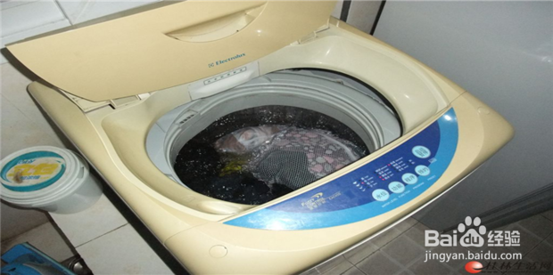 怎样清洗洗衣机机箱的外面脏污？