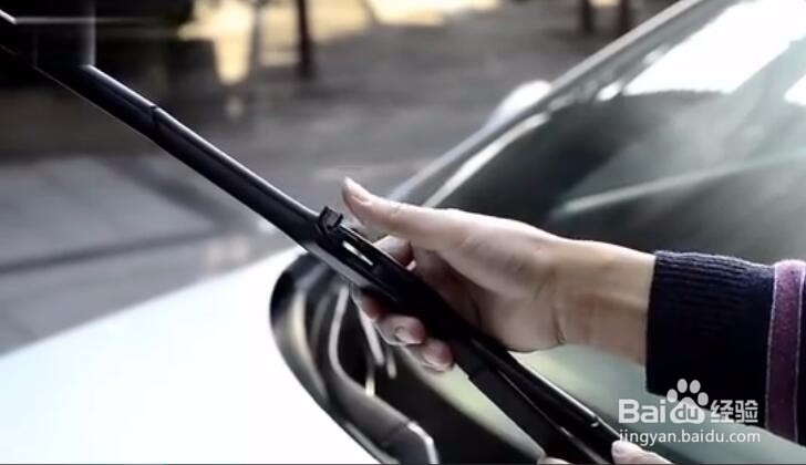 汽车雨刮器拆卸安装方式
