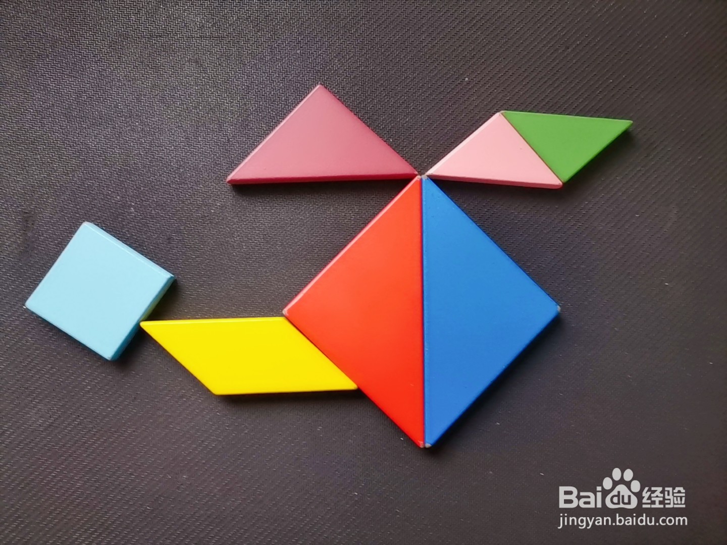 如何用七巧板拼一架飞机(6)