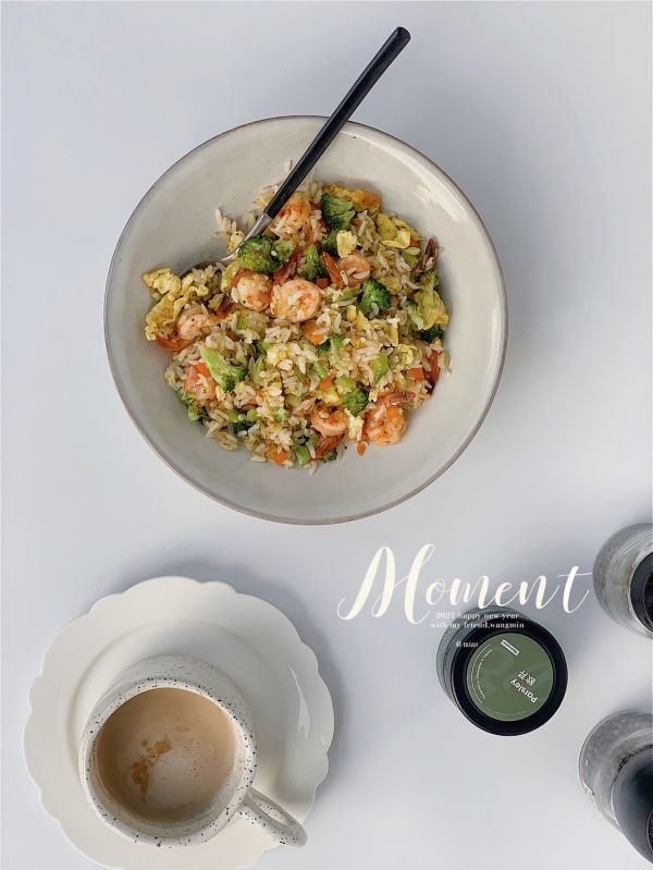 西兰花虾仁炒饭