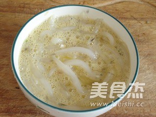 银鱼炒鸡蛋的做法