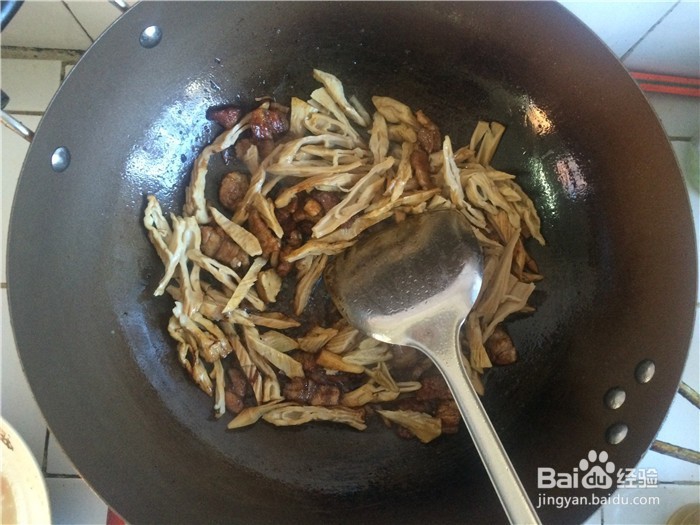 超简单家常菜之竹笋干炒肉