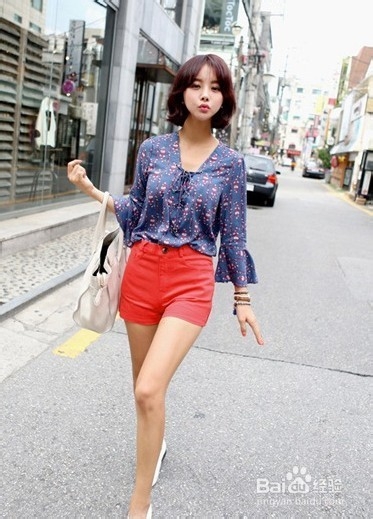 衬衫配高腰短裤 显高显瘦制胜法宝