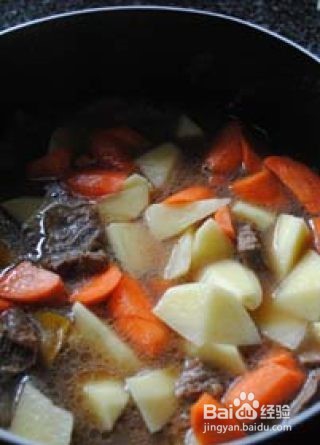 牛肉炖土豆的做法