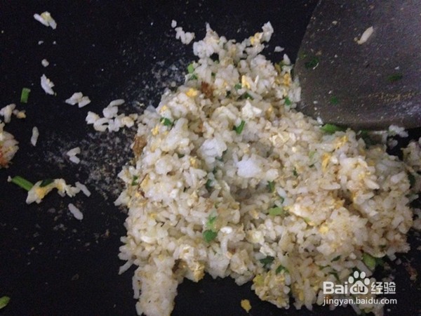 鸡蛋葱花炒饭