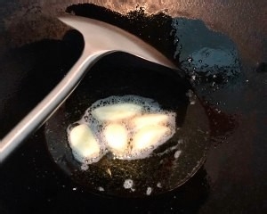 怎么做美味的芹菜粒炒牛肉末
