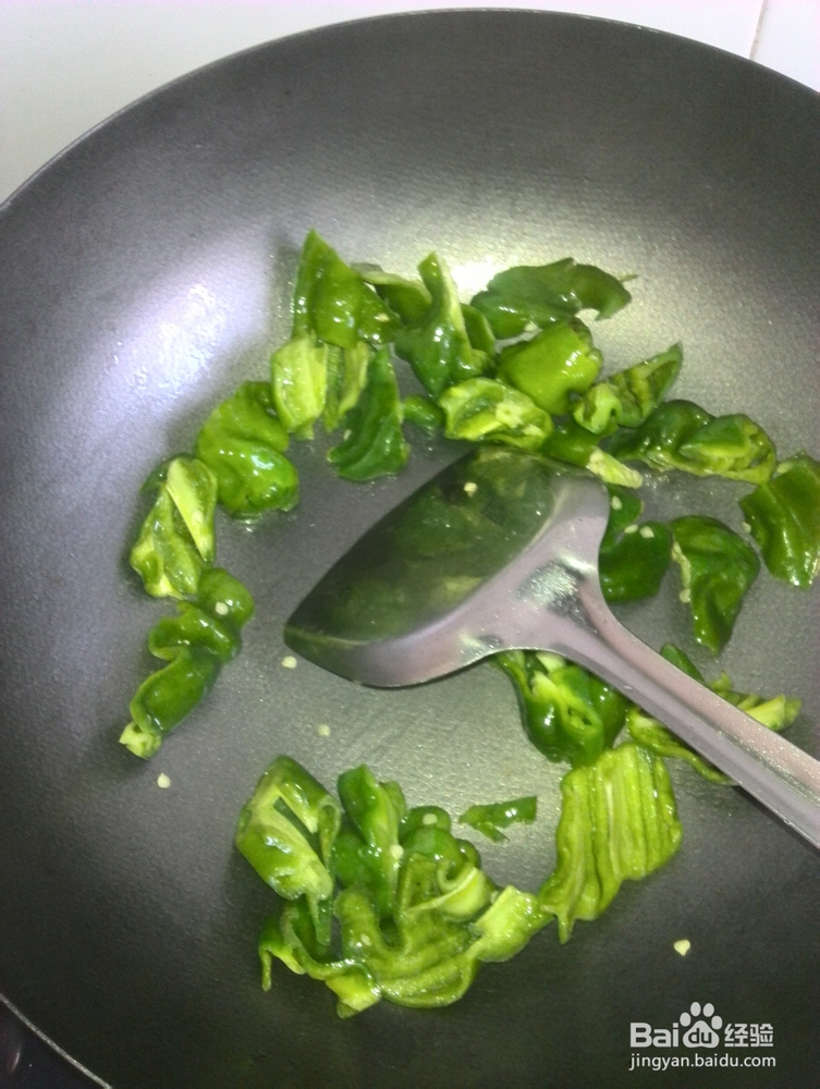 开胃鸡腿菇炒青椒