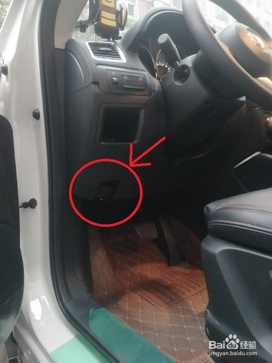 CX-5怎么自己添加玻璃水，如何打开油箱盖