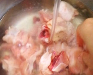 南瓜山药炖鸡腿的做法