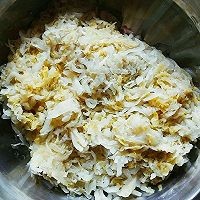 东北酸菜炖脊骨的美味做法