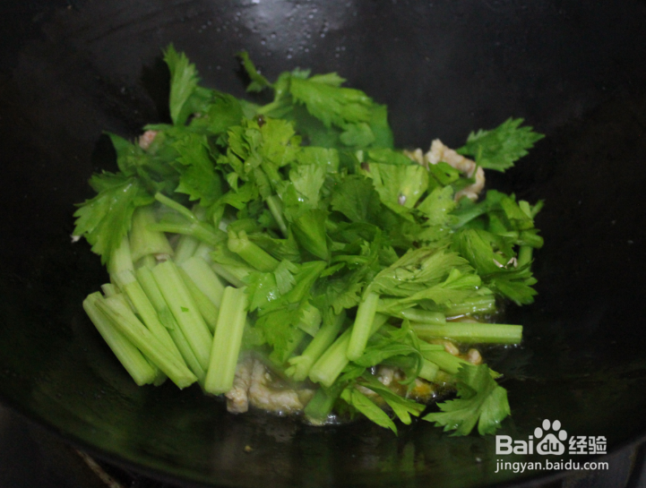 芹菜炒肉丝(如何做好吃的芹菜炒肉丝)