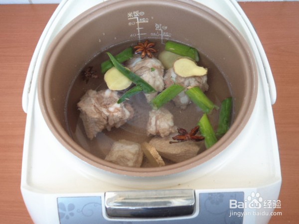 如何制作春笋排骨汤