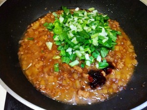 土豆肉丁盖浇饭的做法