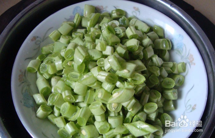 如何教孩子学会清洗和切四季豆