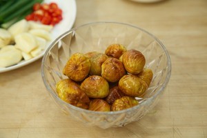 板栗烧鸡的做法