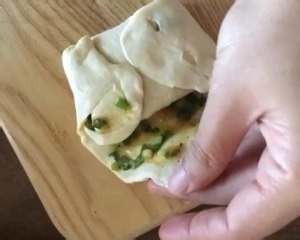 简单好吃的家常葱花饼