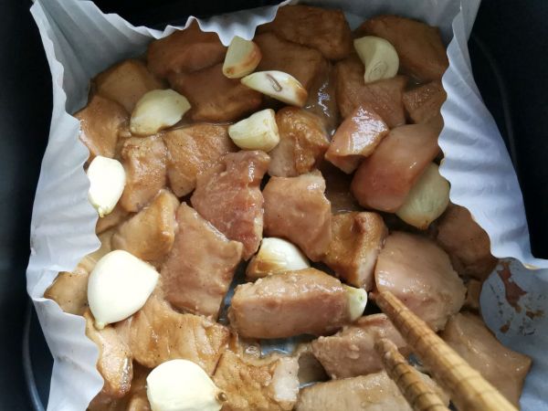 秘制蒜香烤肉肉