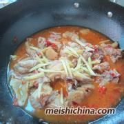 红辣椒焖子鸡的做法--增强体力，强壮身体