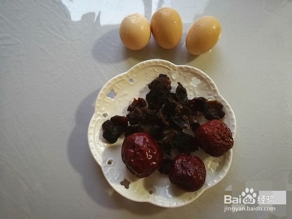 红枣桂圆煮鸡蛋甜汤的做法