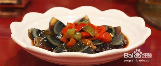 为什么皮蛋的蛋黄多呈青黑色