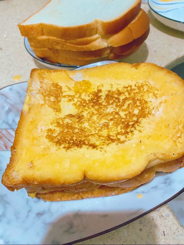 嫩牛肉火腿三明治