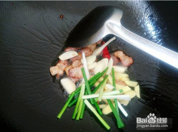 五花肉烧黄花鱼的做法