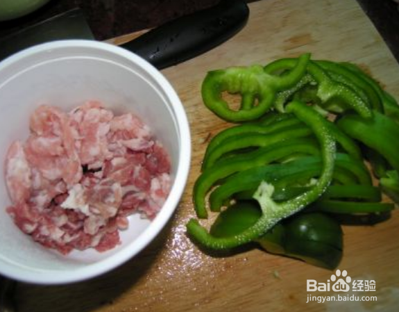 怎么做青椒香菇炒肉丝