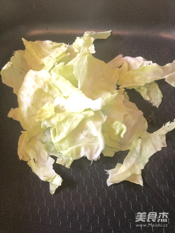生菜肉片炒河粉