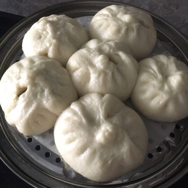 鱿鱼丁韭菜包子