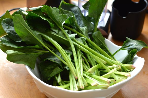 菠菜汁大虾鸡汤面