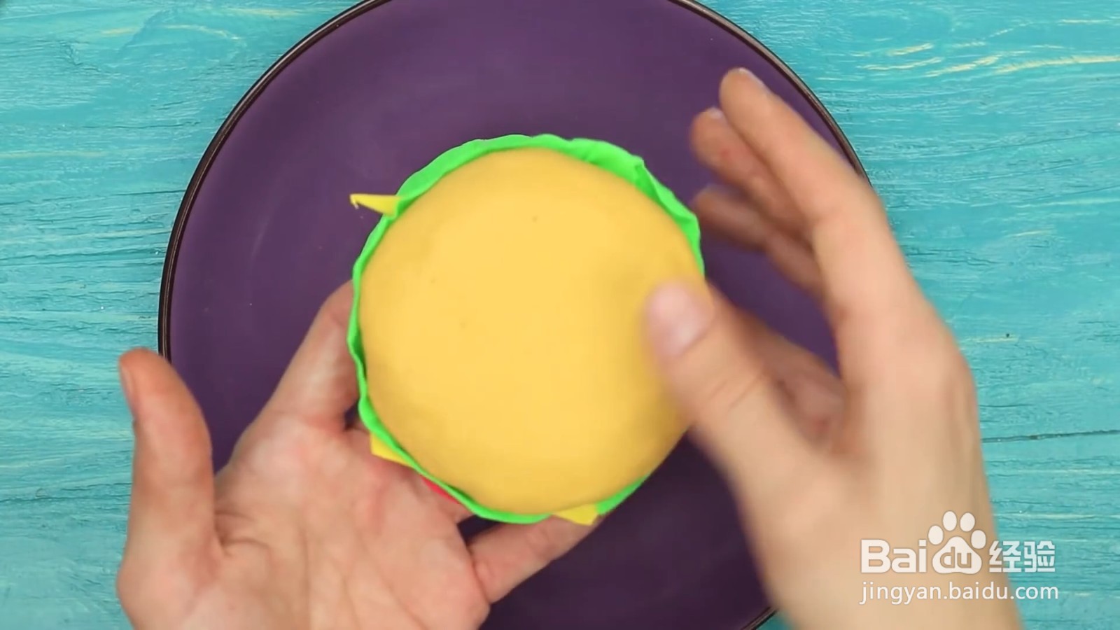 如何用蛋糕制作汉堡