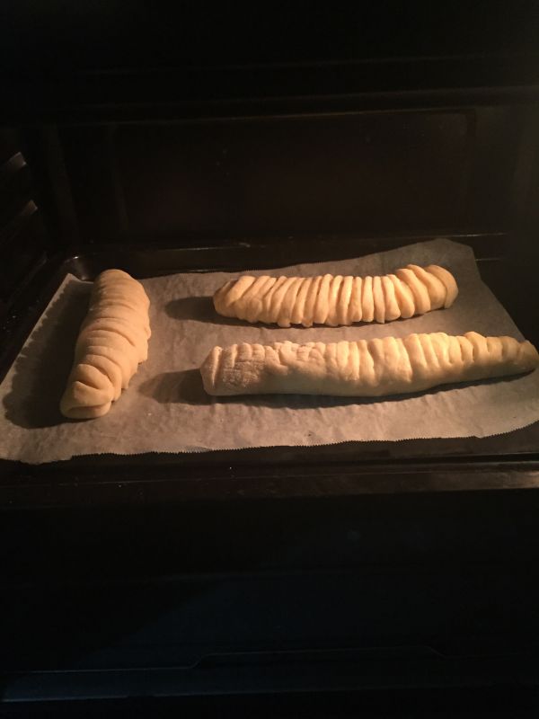 毛毛虫肉松面包