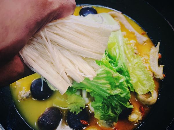 搭配多种蔬菜蘑菇