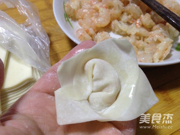 鲜虾馄饨的做法