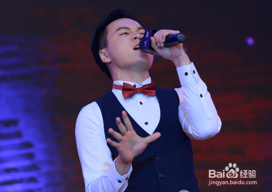 怎样在人多的场合大胆歌唱?