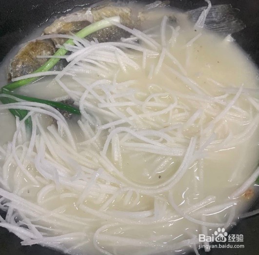 鲫鱼汤苦是怎么回事