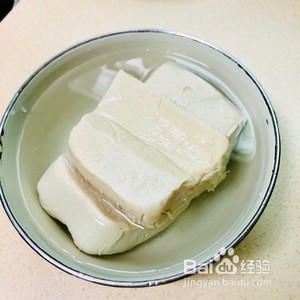 <b>冻豆腐跟什么菜做好吃</b>