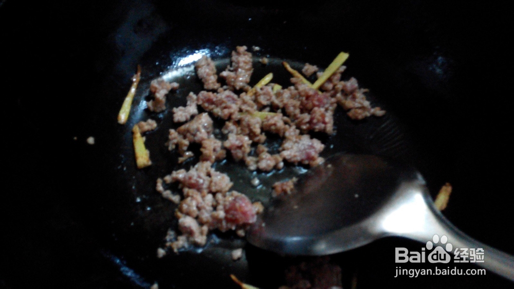 肉末豆角的家常做法。