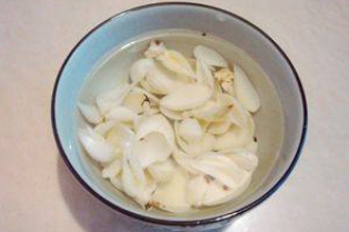 电饭煲怎么做雪梨百合粥