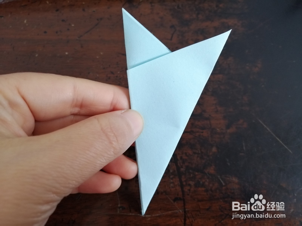 如何剪一幅漂亮的树叶窗花