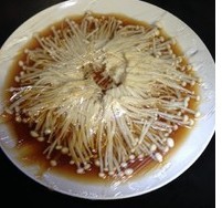 今天吃的油泼金针菇