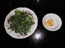 【2011年菜展】年菜之二十七红红火火-----酸菜鱼头汤