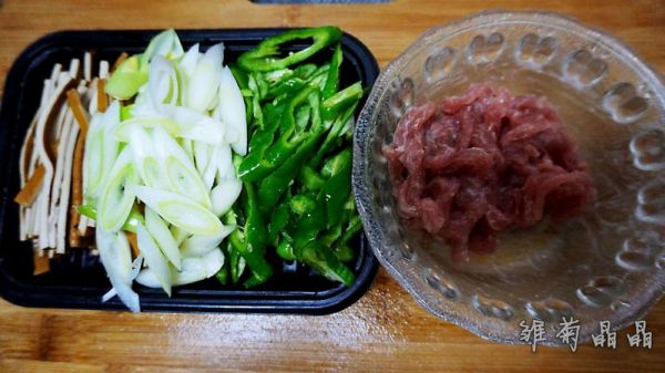 青椒豆干炒肉丝