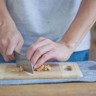 制作栗子枸杞小米粥